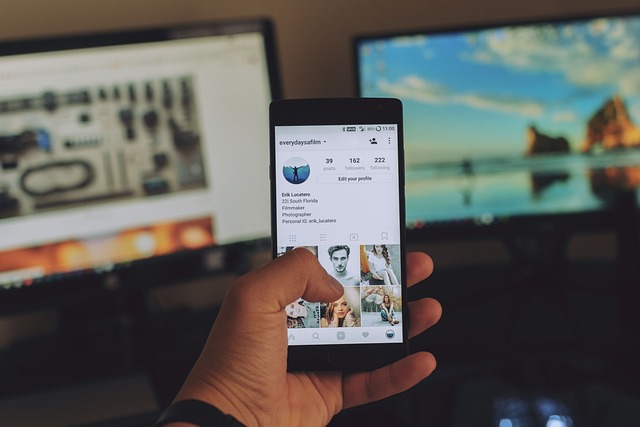 Merendeel jonge kinderen zonder begeleiding actief op digitale media