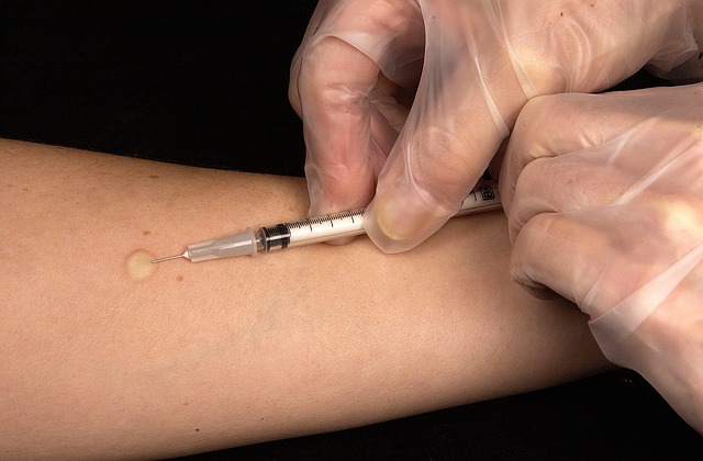 OMT: ‘Ongevaccineerde broer of zus van kind met mazelen mag niet naar de kinderopvang’