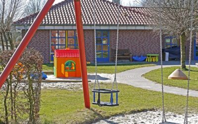 UPDATE SPEELTOESTELLEN EN KINDERBEDDEN IN DE GASTOUDEROPVANG